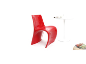 Chaise design rouge OWIE