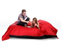 Pouf g&eacute;ant design bicolore noir et rouge FAMILY MILIBAG 