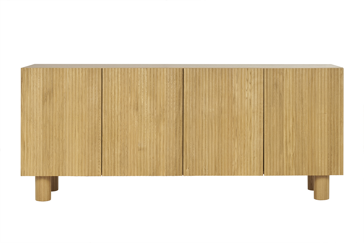 Buffet design en bois clair chêne massif gravé 4 portes L180 cm GOSHI