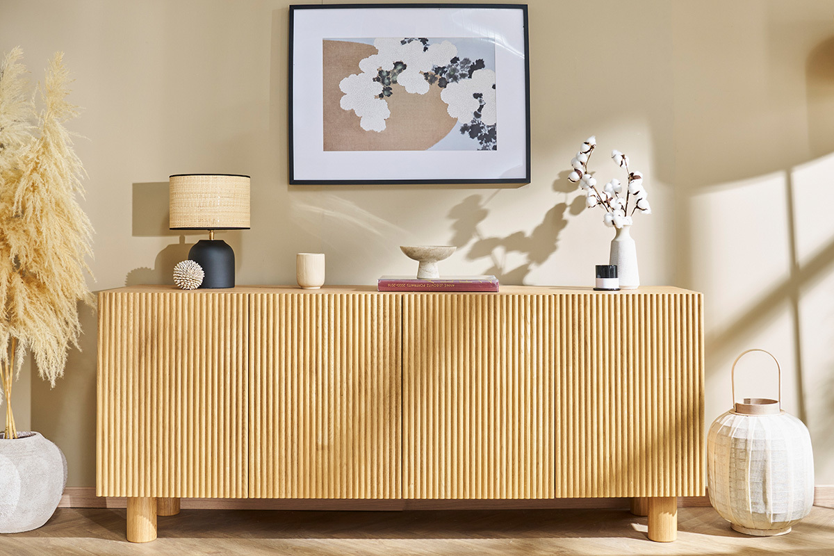 Buffet design en bois clair chêne massif gravé 4 portes L180 cm GOSHI