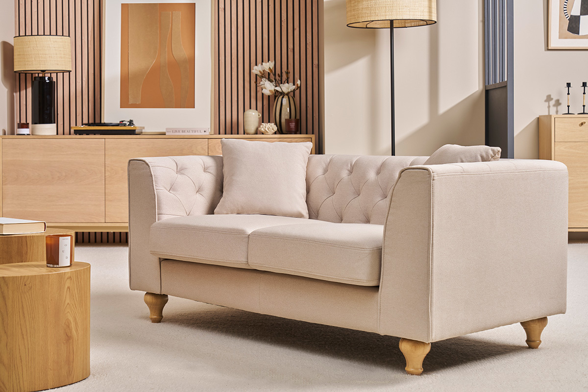 Canap 2 places capitonn en tissu beige et bois clair MONTAIGNE
