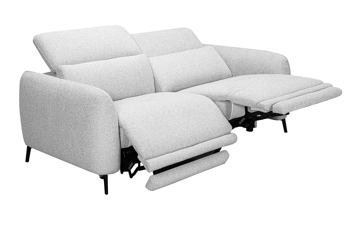 Canap� 3 places avec t�ti�res ajustables et repose-pieds �lectrique en tissu effet velours textur� gris clair et m�tal TIGNES