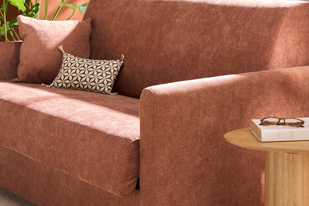 Canap convertible 2-3 places en tissu effet velours terre brle et bois clair avec matelas 13 cm SKANDY