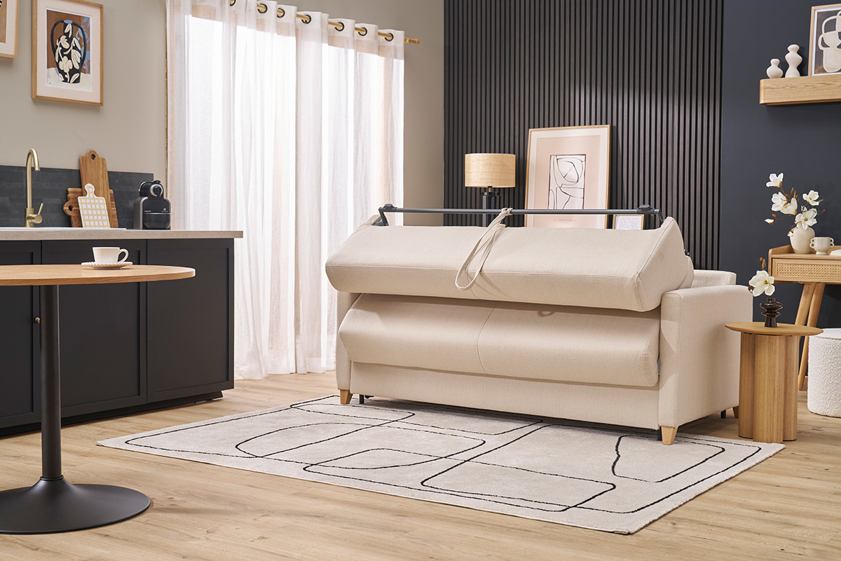 Canap convertible 3 places en tissu beige et bois clair avec matelas 13 cm SKANDY