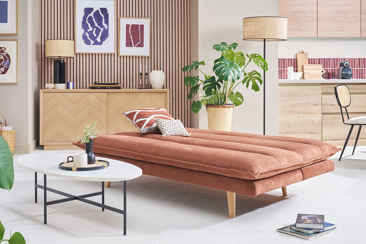 Canap� convertible 3 places en tissu chenille terre br�l�e et bois clair BINGO