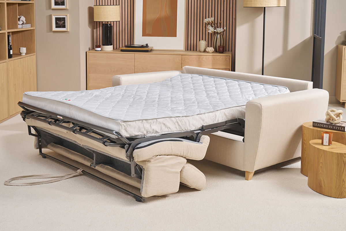 Canap convertible avec ttires ajustables 3 places en tissu beige et bois clair avec matelas 13 cm GOYA