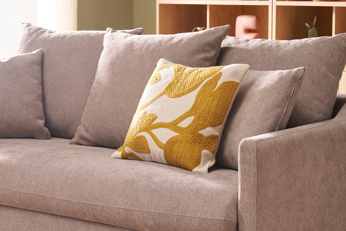 Canap convertible scandinave 3 places en tissu effet velours gris et bois clair LOUISE