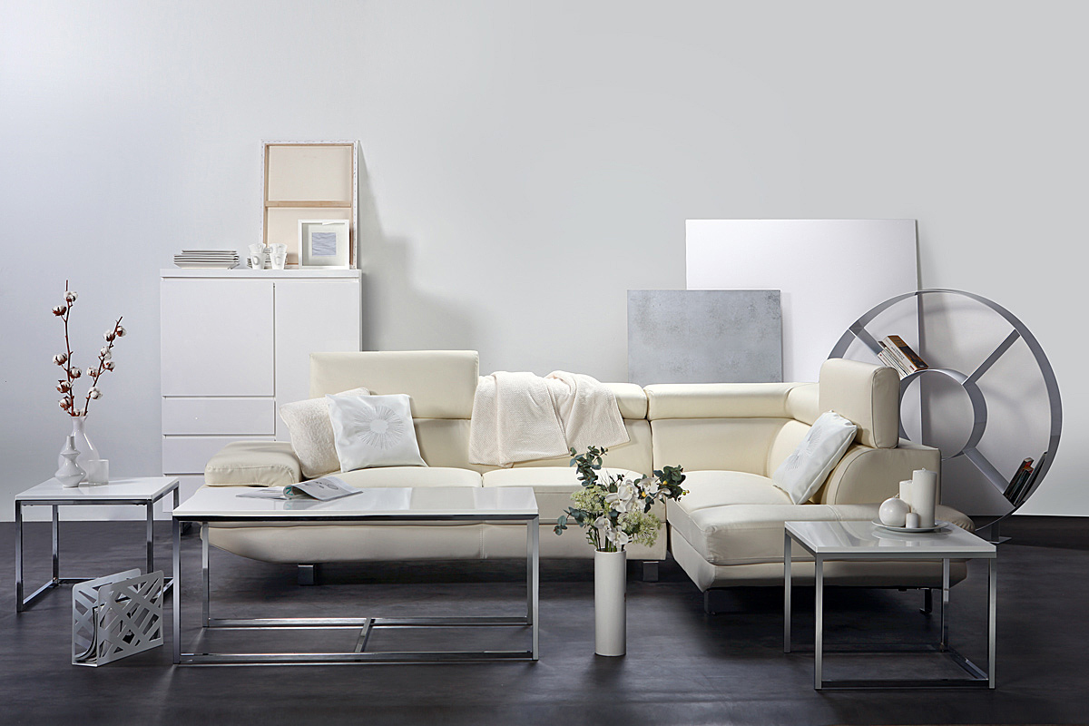 Canap� d'angle en cuir de buffle blanc cass� avec t�ti�res ajustables JENKINS