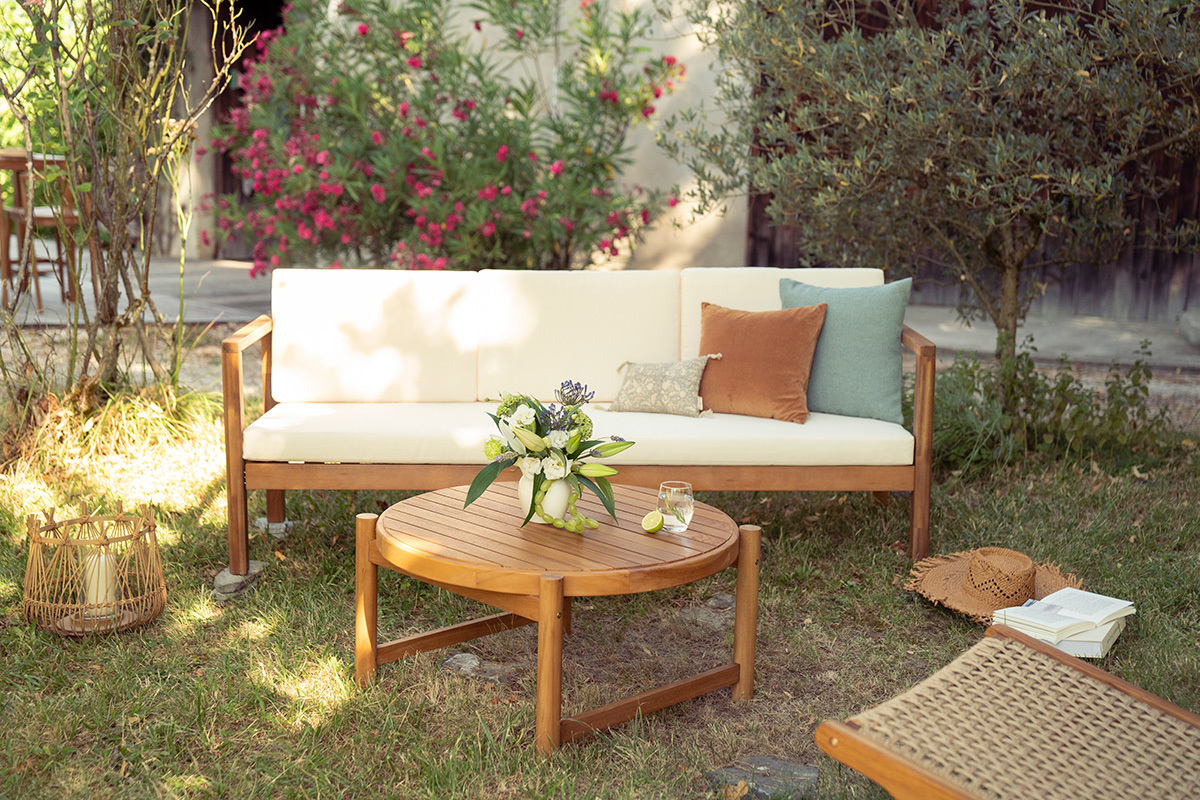 Canap� de jardin 3 places en bois massif et coussins d�houssables beige naturel L190 cm AKIS