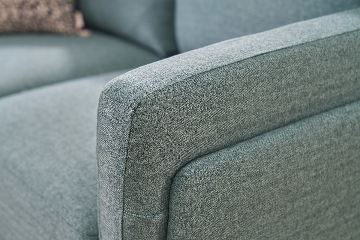 Canap� design 2 places en tissu vert de gris et m�tal noir MOSCO