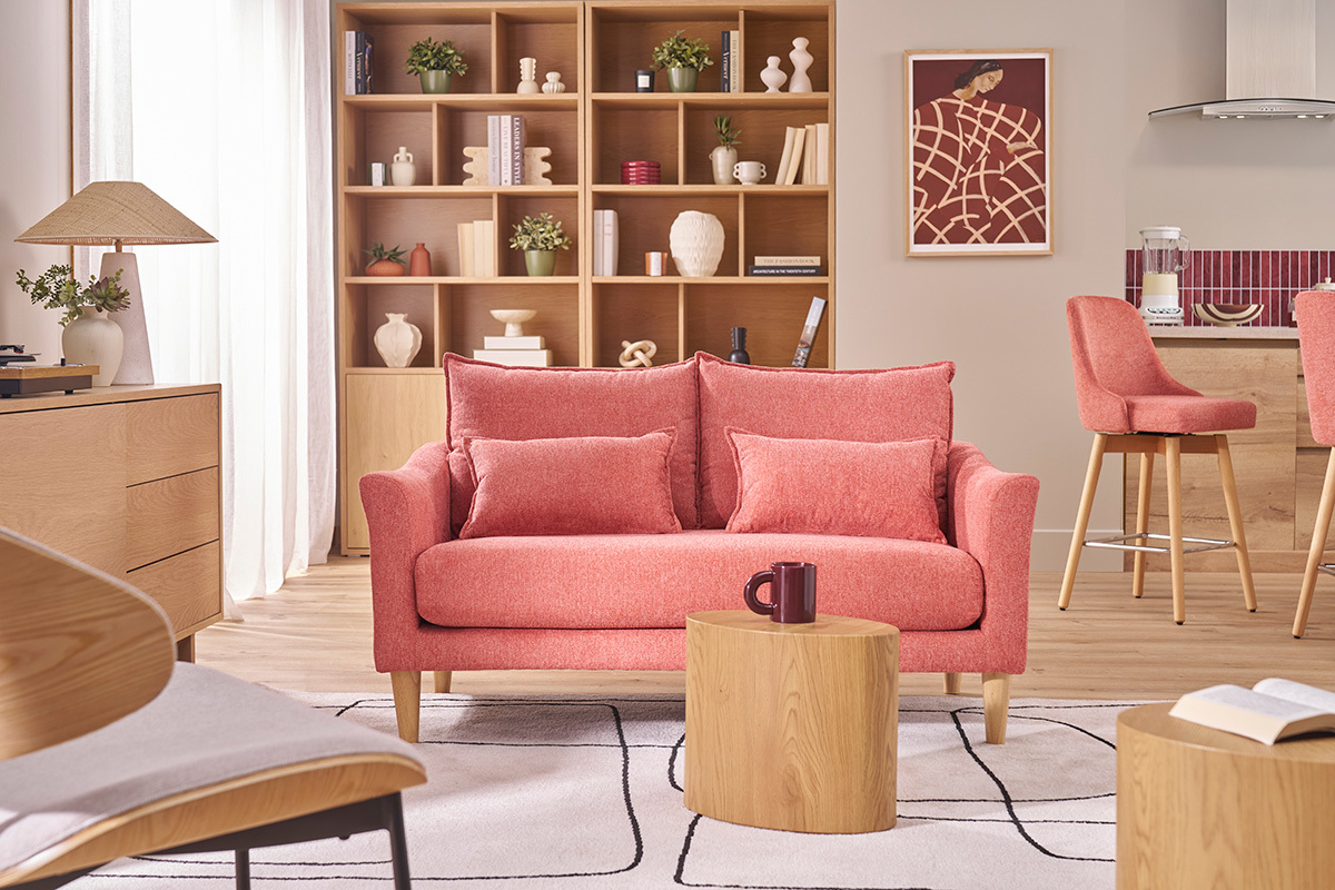 Canap� scandinave 2 places en tissu effet velours textur� terracotta et bois clair KATE