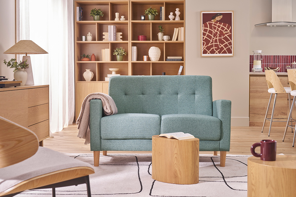 Canap� scandinave 2 places en tissu vert de gris et bois clair MOON