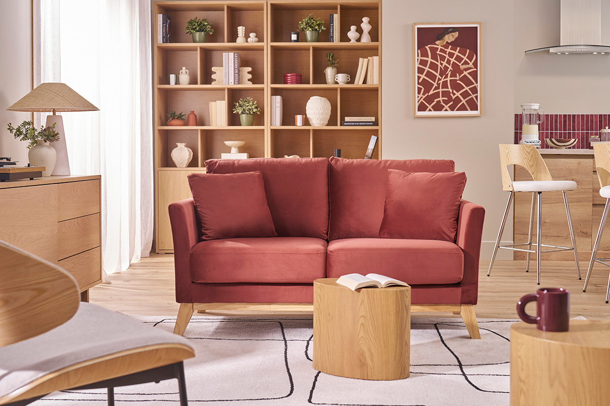 Canap� scandinave d�houssable 2 places en tissu velours rouge tomette et bois clair OSLO