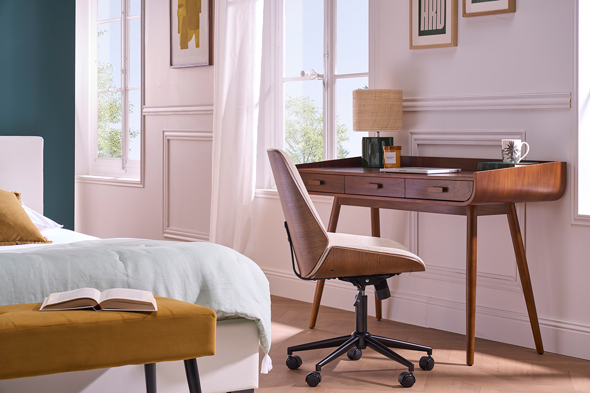 Chaise de bureau  roulettes en bois et tissu effet velours textur beige DOUGLAS