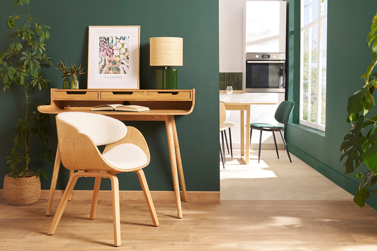 Chaise design en tissu effet laine bouclée blanc et bois clair BENT