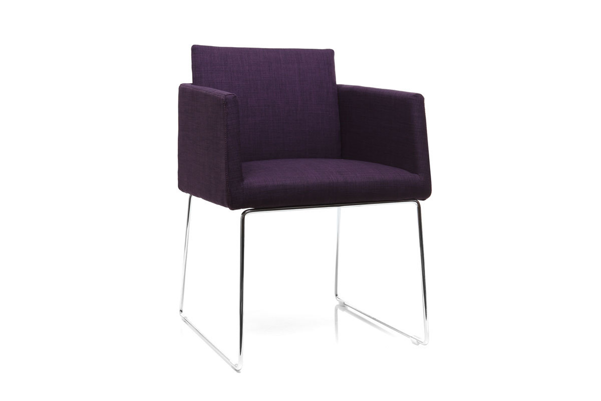 Chaise design en tissu violet et acier chrom� NEORA