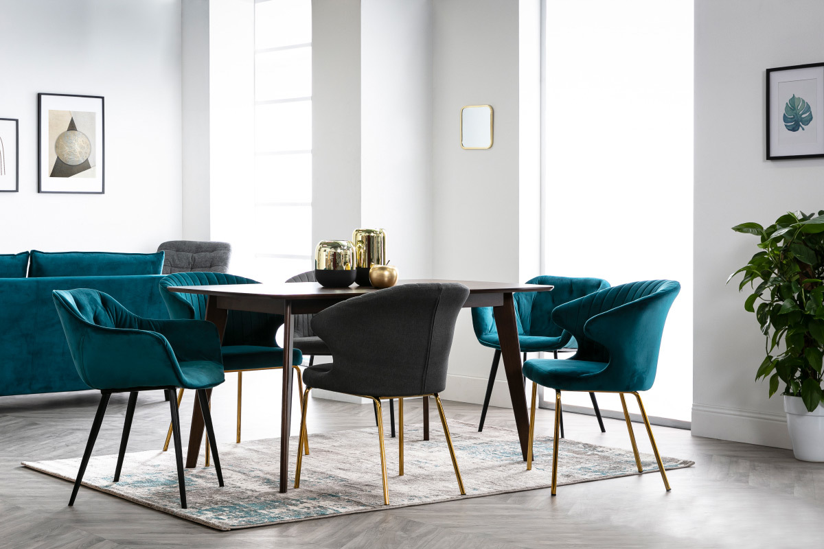 Chaise design en velours bleu ptrole et mtal dor REQUIEM