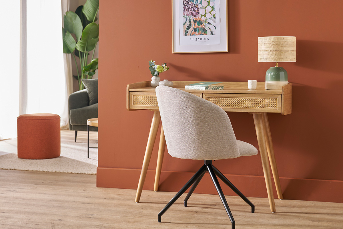 Chaise design pivotante 360� en tissu effet velours textur� beige et m�tal noir VANITY