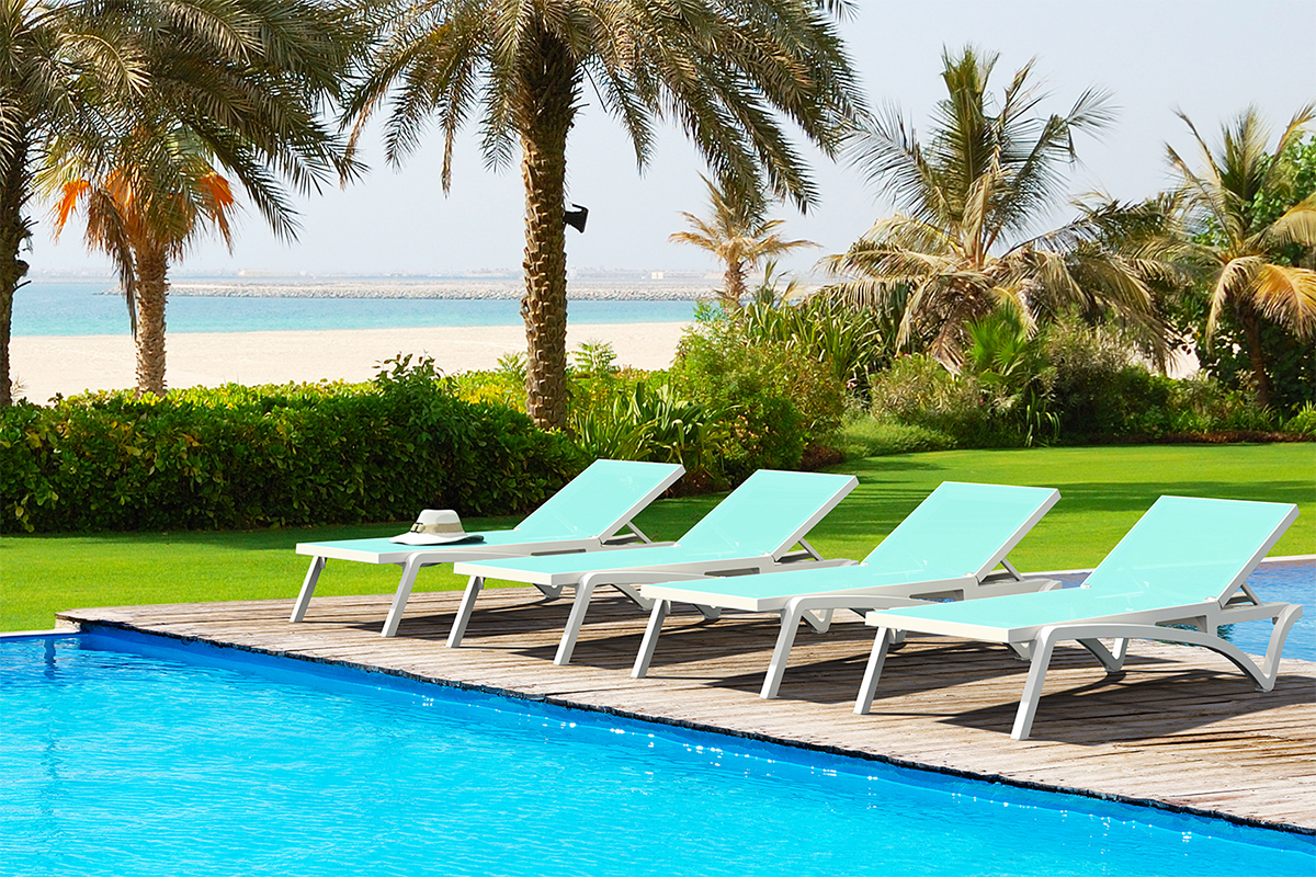 Chaise longue turquoise et blanc CORAIL