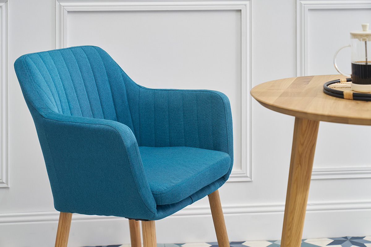 Chaise scandinave en tissu bleu canard et bois clair ALEYNA
