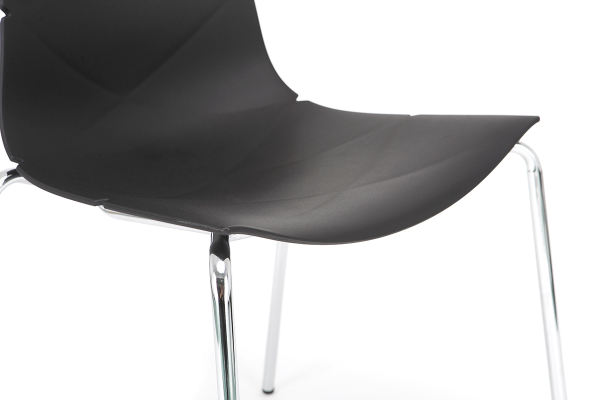 Chaises design noires empilables avec motif graphique et pieds m�tal (lot de 2) GUSTO