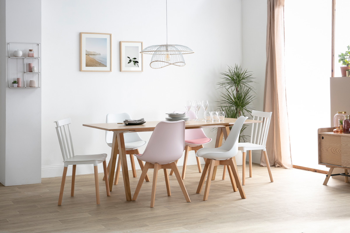 Chaises design rose avec pieds bois clair (lot de 2) PAULINE