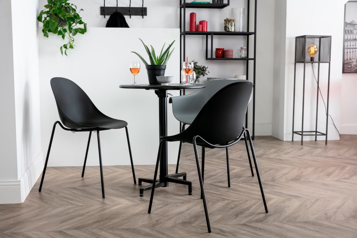 Chaises empilables design noires pieds m�tal (lot de 2) CONCHA
