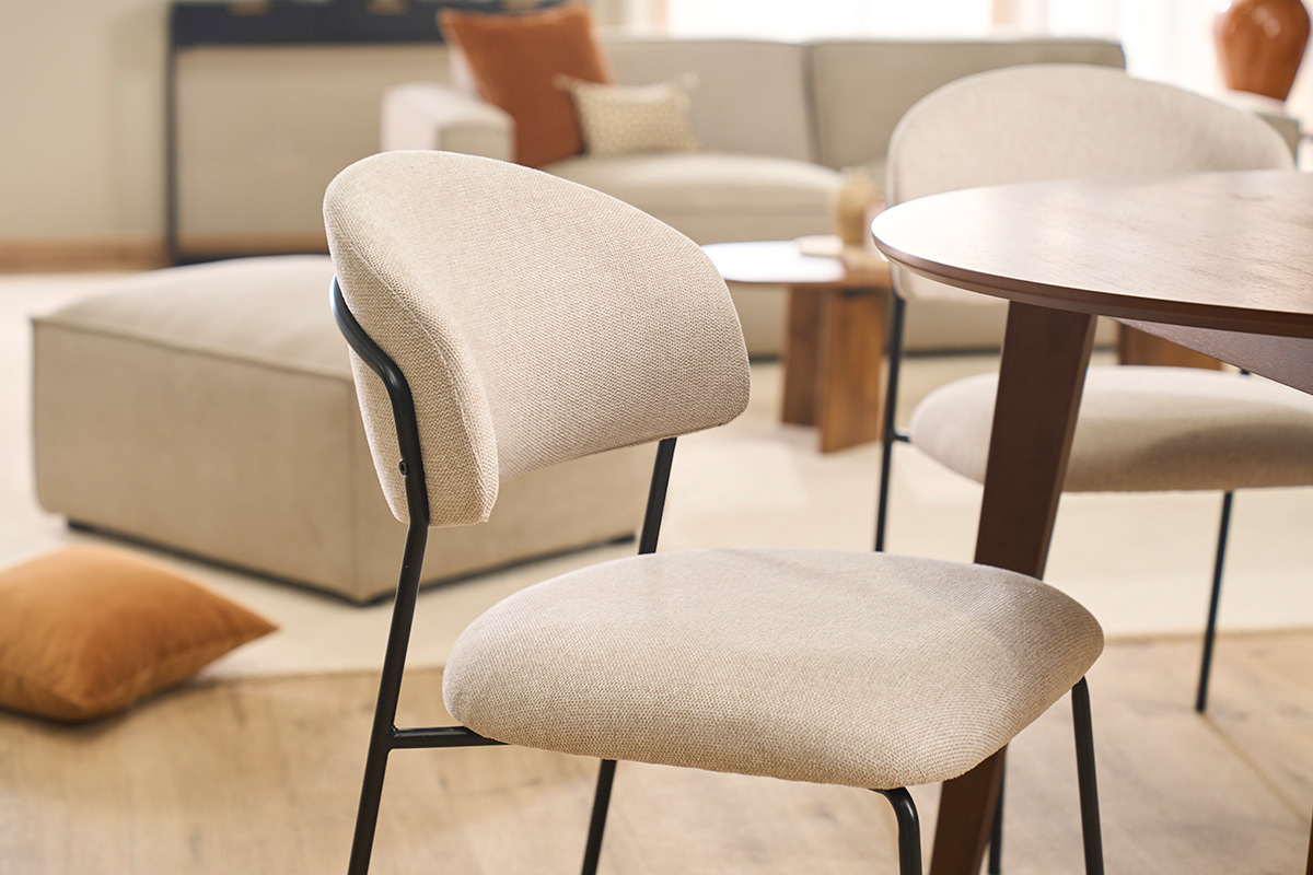 Chaises en tissu effet velours textur� beige et m�tal noir (lot de 2) BENTA
