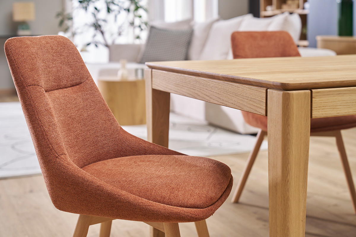 Chaises en tissu effet velours textur terre brle et bois clair (lot de 2) ALESS