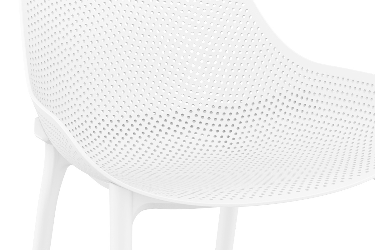 Chaises lounge empilables blanches int�rieur / ext�rieur (lot de 4) OSKOL