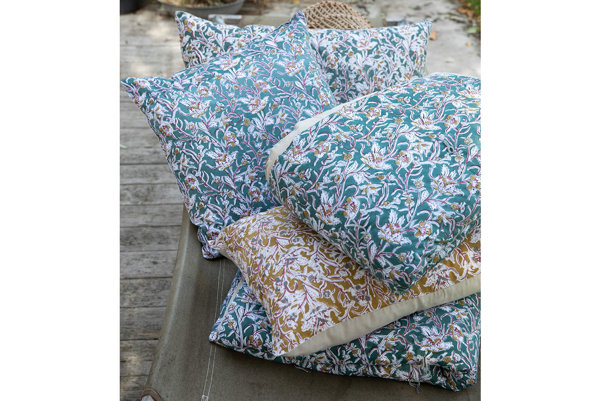 Coussin imprim� fleurs jaune 40 x 65 cm AQUARELLE