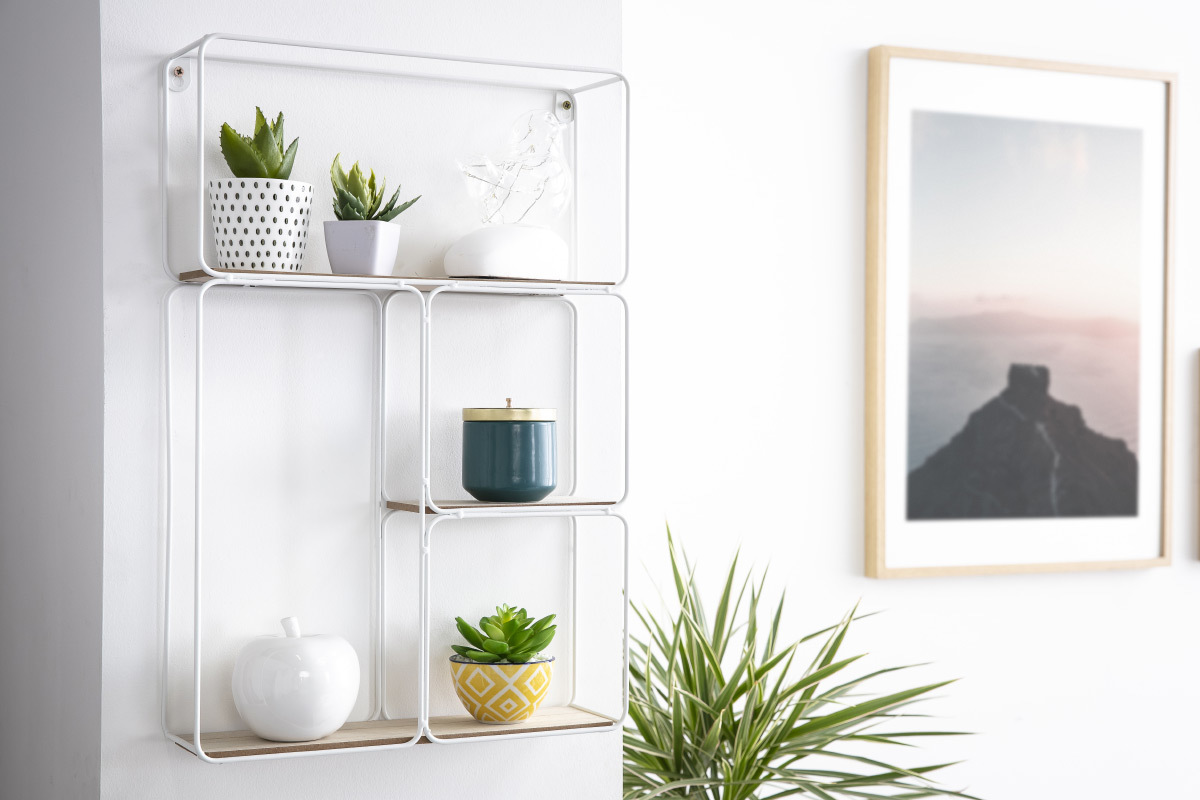 Etag�re murale design m�tal blanc et bois BRICK