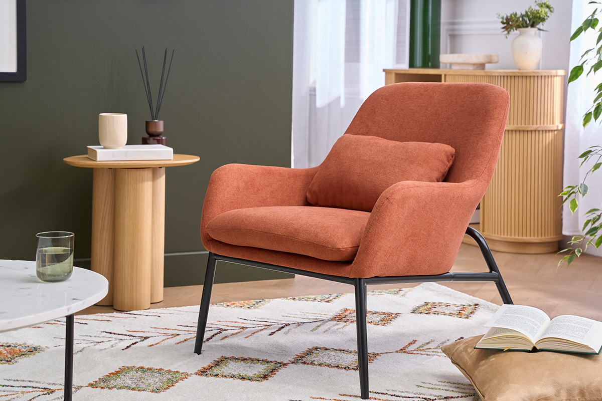 Fauteuil design en tissu effet velours terre brul�e et m�tal noir MAXINE