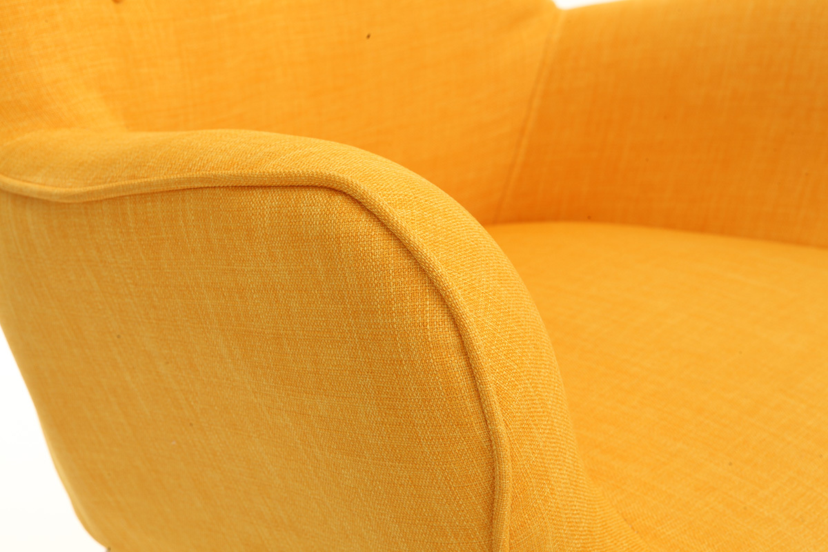 Fauteuil design scandinave et son repose pied jaune et bois clair BRISTOL