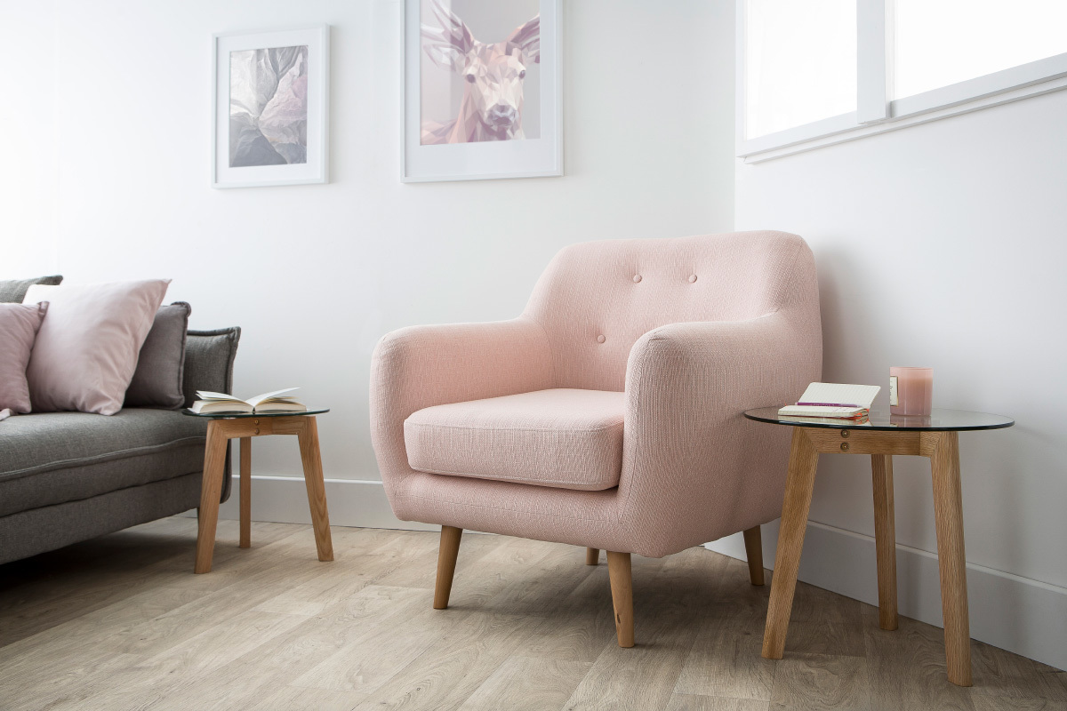 Fauteuil design tissu vieux rose pieds bois clair OLAF