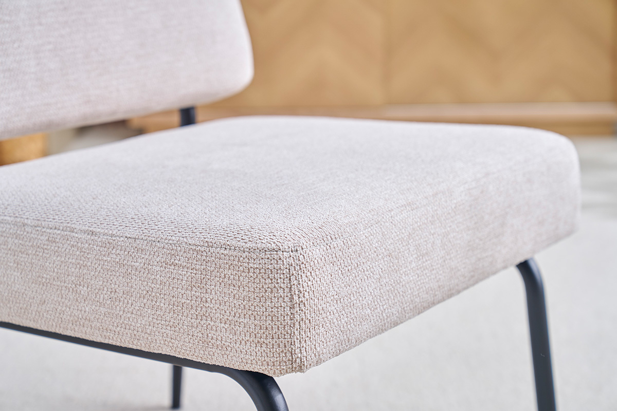 Fauteuil en tissu chenille beige et m�tal noir VEDANA