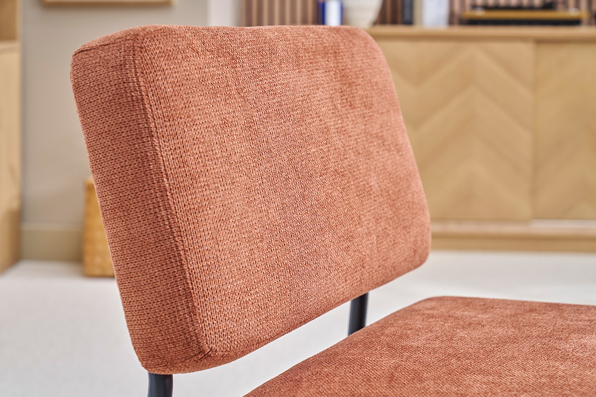 Fauteuil en tissu chenille terre br�l�e et m�tal noir VEDANA