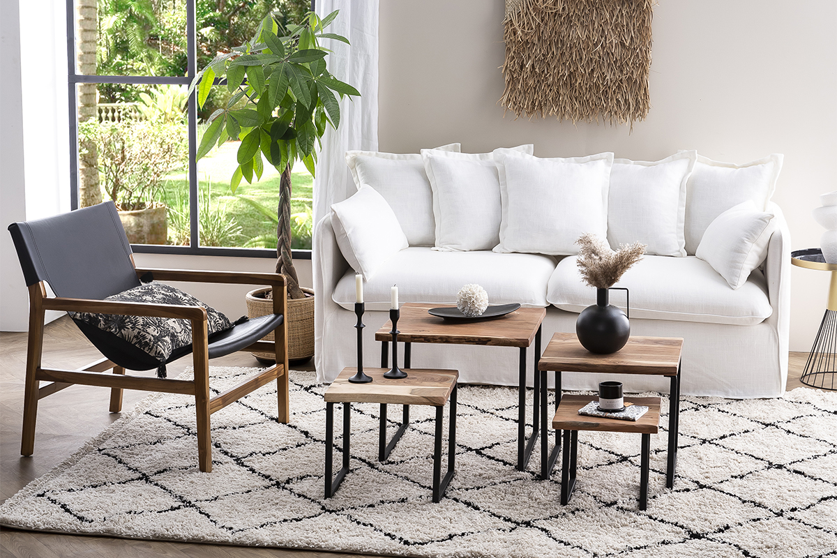 Fauteuil ethnique bois teck massif et cuir noir CHILLY
