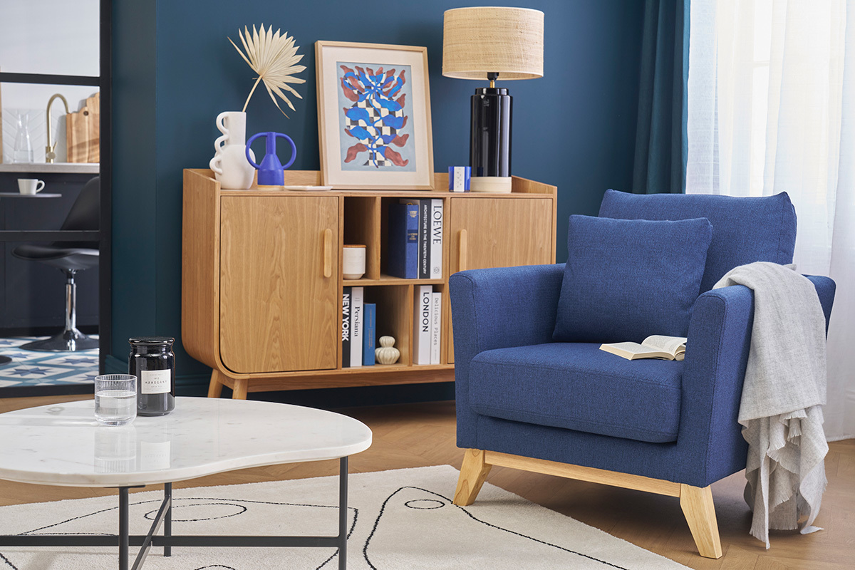 Fauteuil scandinave dhoussable en tissu bleu fonc et bois clair OSLO
