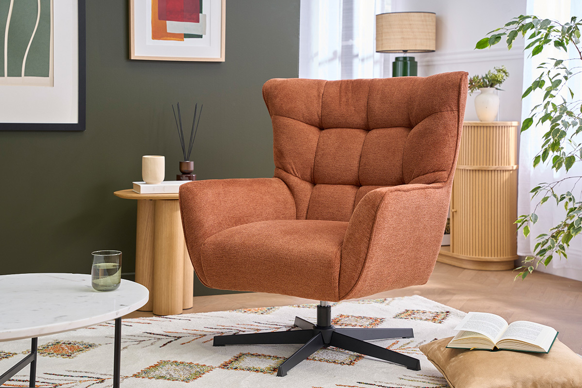 Fauteuil scandinave pivotant en tissu effet velours textur� terre br�l�e et m�tal AVERY