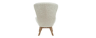 Fauteuil scandinave tissu blanc effet laine boucl&eacute;e et bois ESKUA
