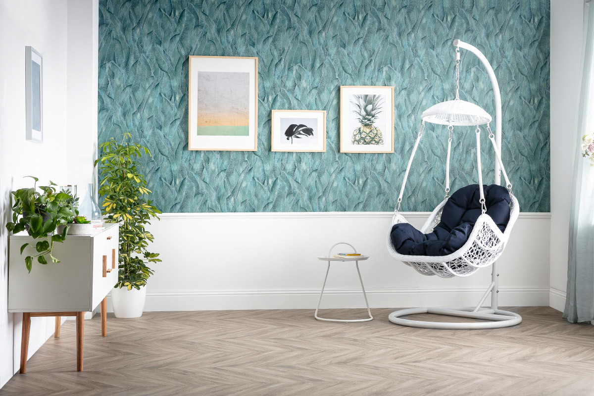 Fauteuil suspendu m�tal blanc et tissu bleu fonc� BALI