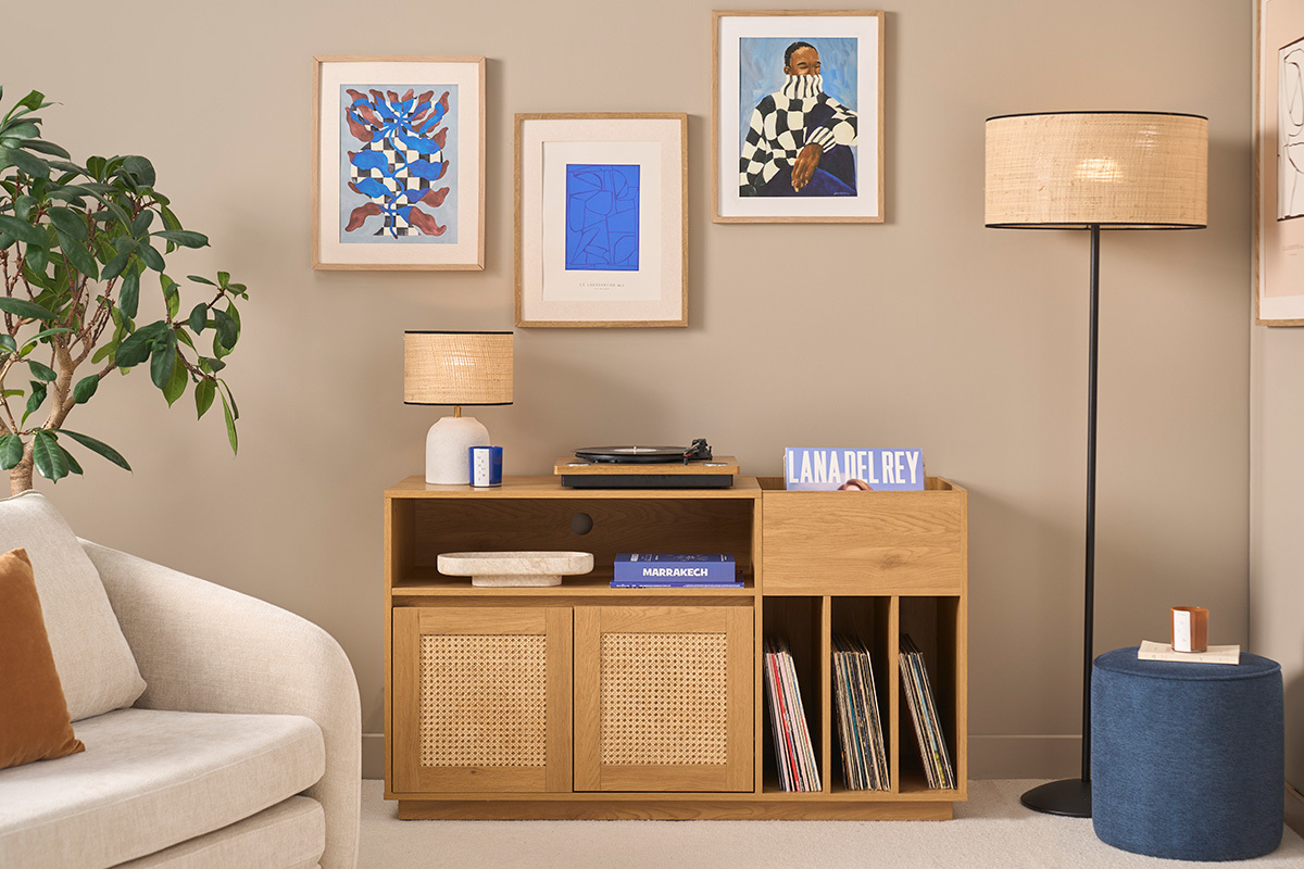 Lampe � poser blanche en c�ramique effet pierre et abat-jour en raphia H35 cm ROCHA