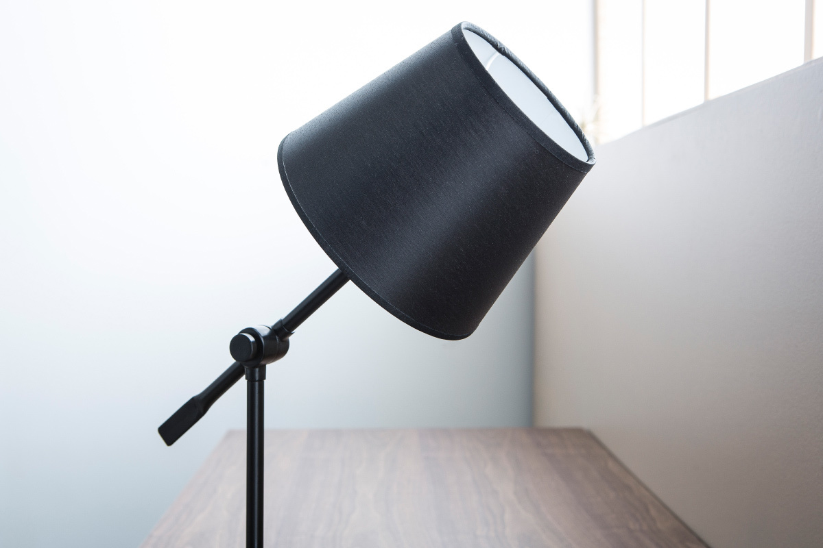 Lampe � poser design articul�e acier noir LUCIO