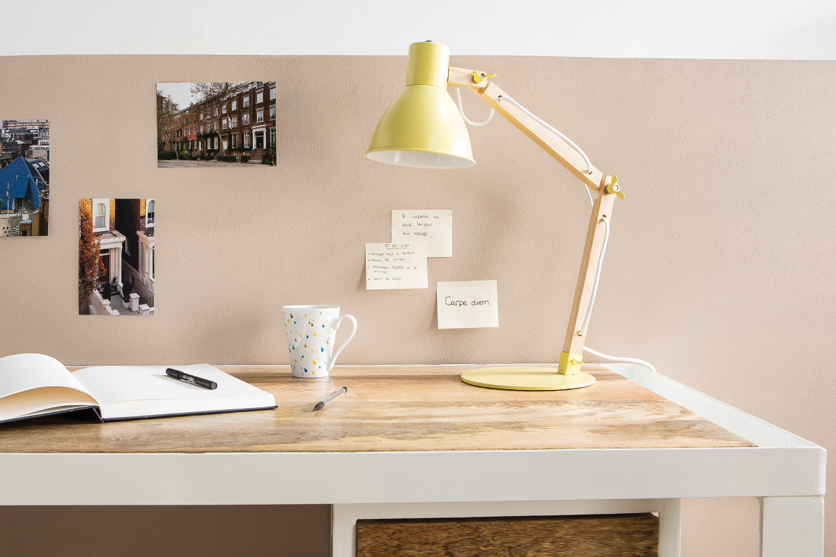 Lampe � poser design bois et m�tal jaune PIX