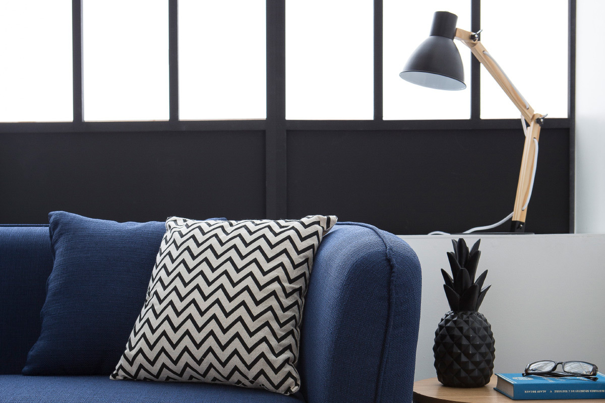 Lampe � poser design bois et m�tal noir PIX