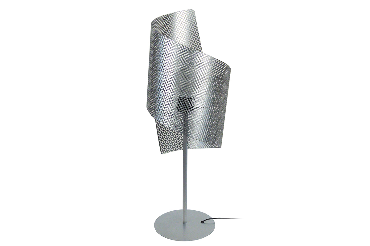 Lampe � poser design perfor�e CLOVER