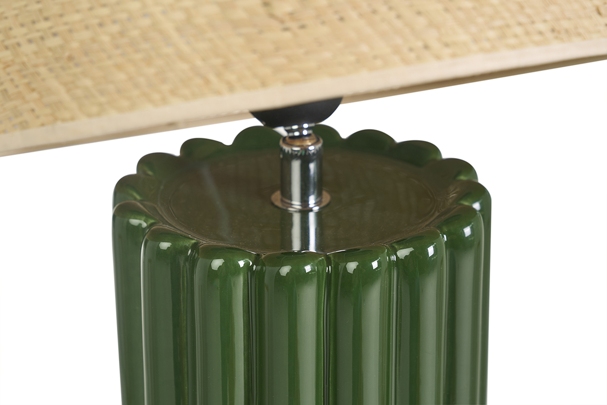 Lampe � poser en c�ramique �maill�e vert fonc� et abat-jour en rabane H50 cm CANELLA