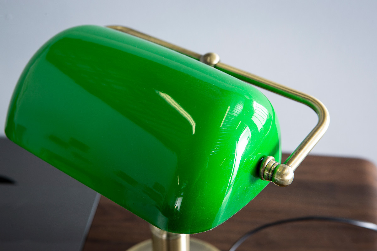 Lampe � poser m�tal laiton et verre laqu� vert SCRITTO