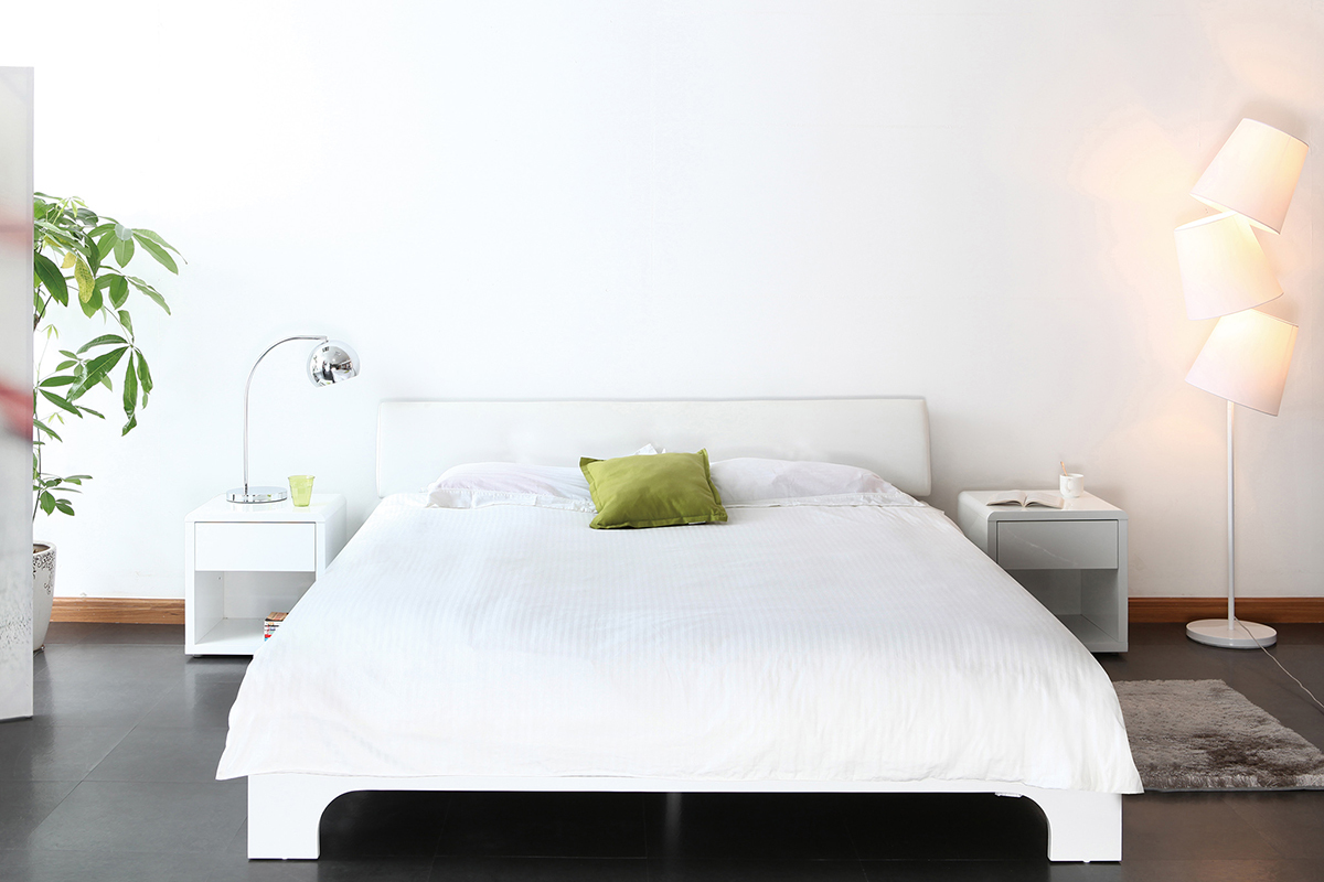 Lit 140x190 design laqu� blanc 2 places ELIO